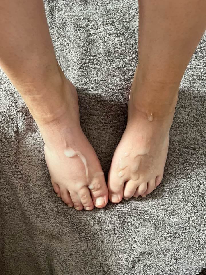 Click to view full size Pawg Emily shared by het Bf, his Kik in post.