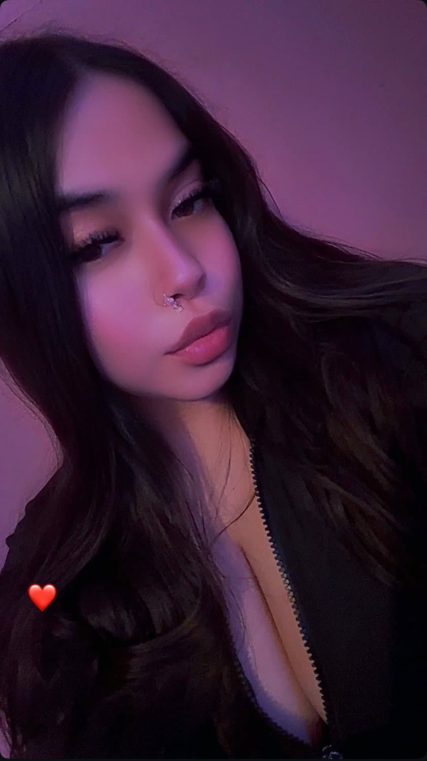 My Hot Sexy Cousin , she so thick !?need to raid her laundry for a used thong!