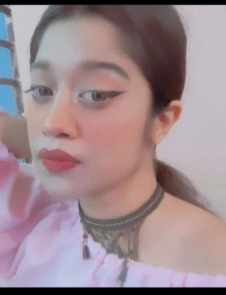 Desi Bangladeshi Cute GF Showing Rubbing Pussy