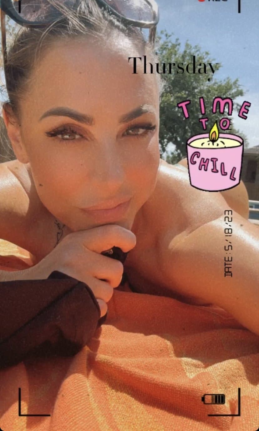 Click to view full size Texas TikTok milf Robyn fields