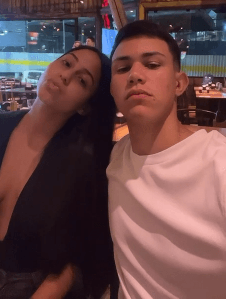 chupou a pica do marido e do amante ao mesmo tempo