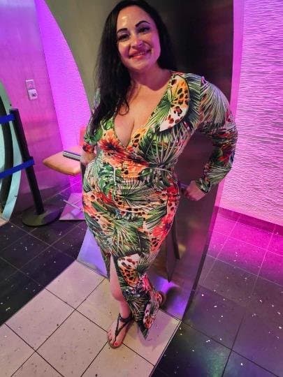 BAD DUMB THICK MATURE MILF MOM WHITE SNOWBUNNY MILF GOT ASS madura culona mama