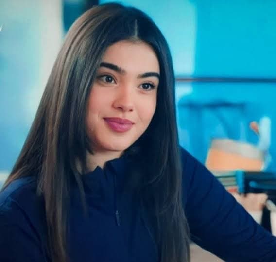 Lizge comet muito linda essa maravilha de mulher ??