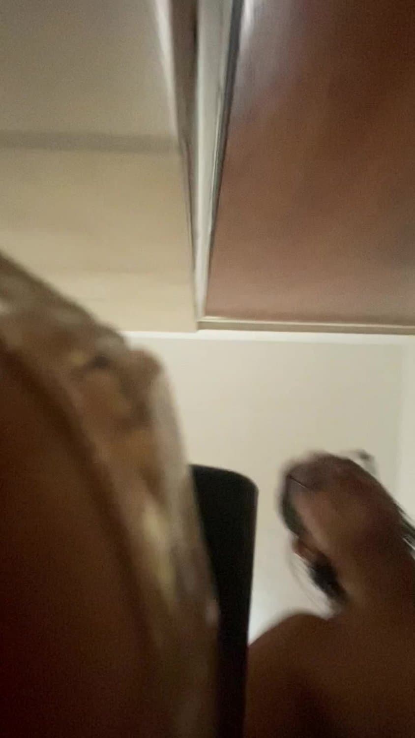 She didnt notice that i was filming