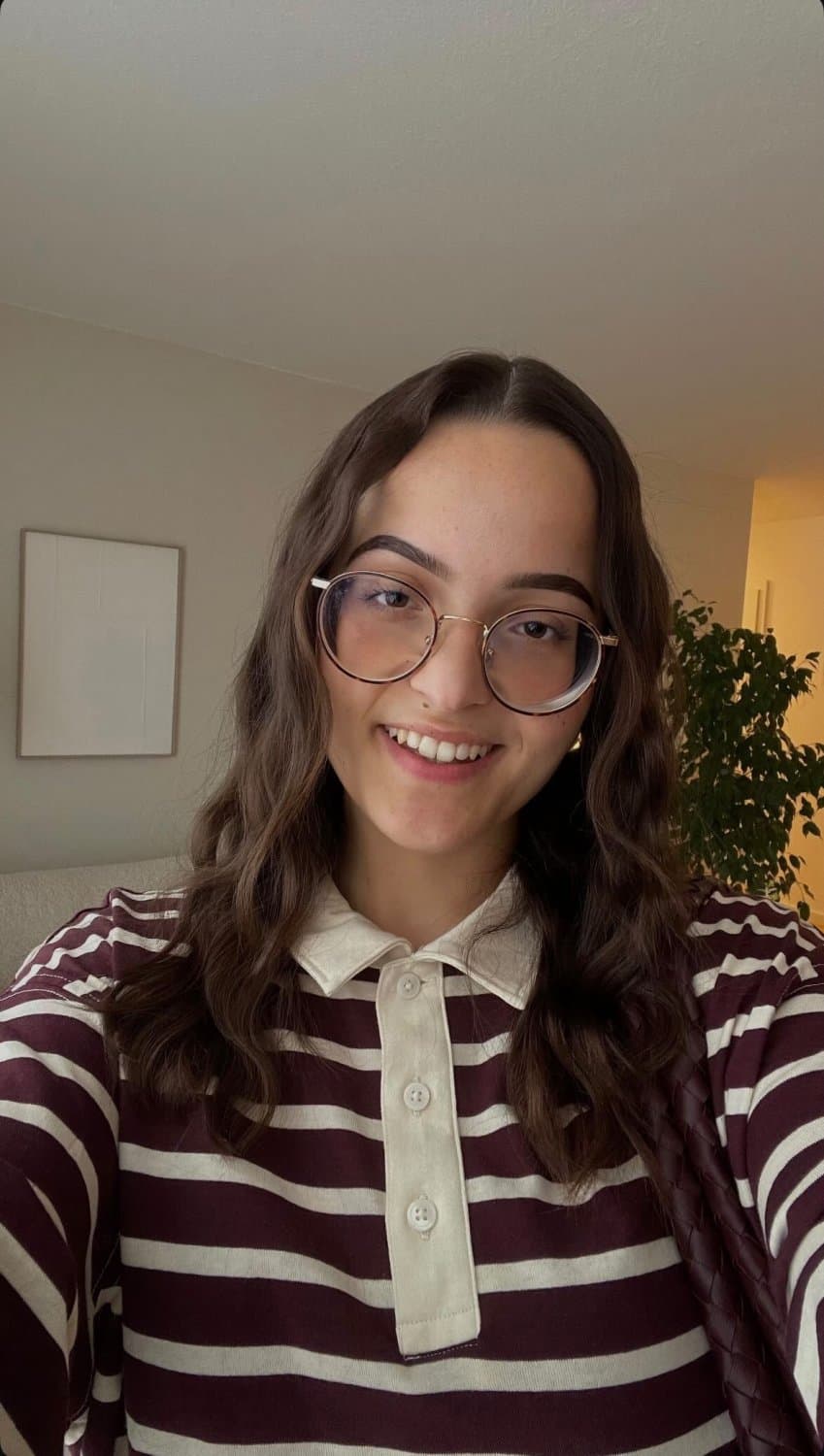 Cute German Student screams everyday for a Bukake, just with her looks. Her Face is made for cum.