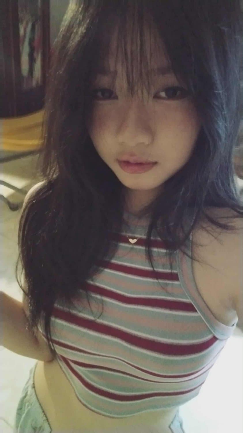 would send my nudes,video as a reward if anybody can trib on my pics (send your trib result in my dm