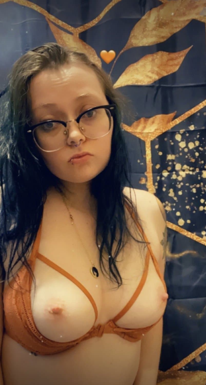 Reposting wife’s pictures let me know what else I can try to post of her and I’ll try my best