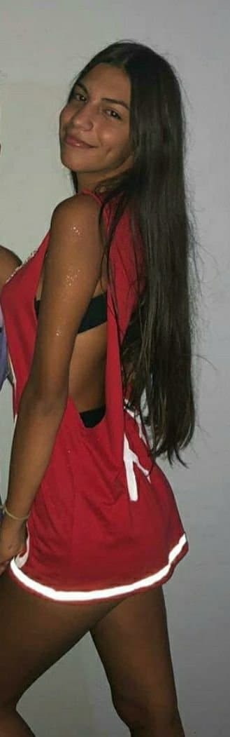 Flaca linda turrita culona mostrando su Concha depilada sabrosa (Aporte de seguidor)