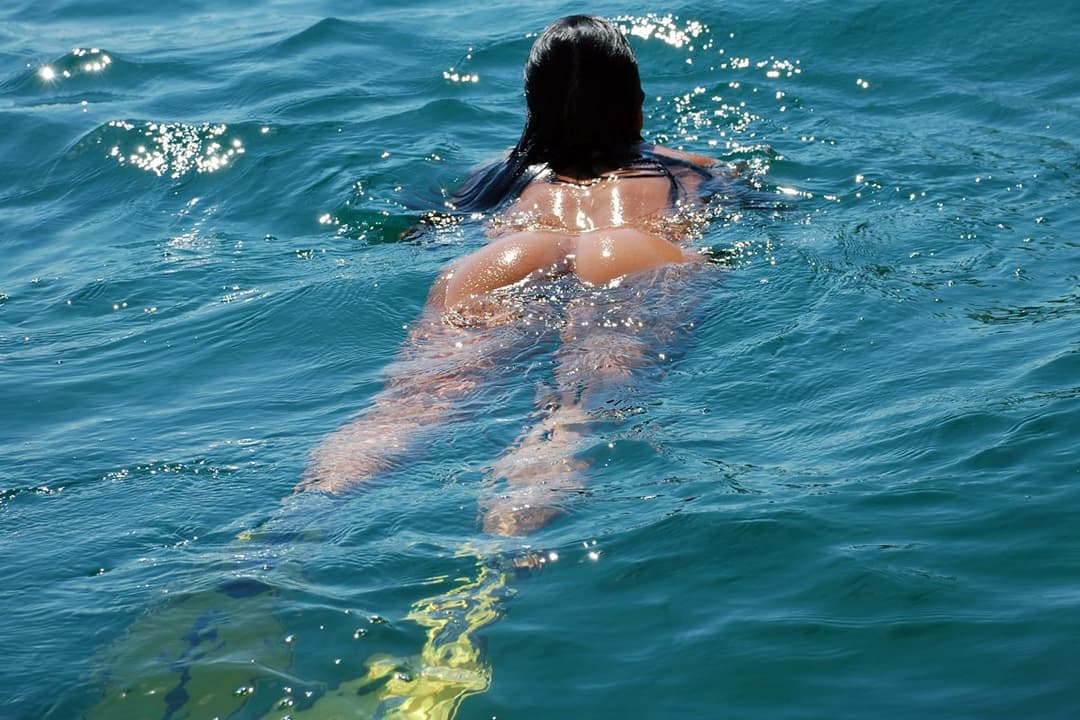 Italian Milf slut Debora Ricci wants to be shared all over like a toy