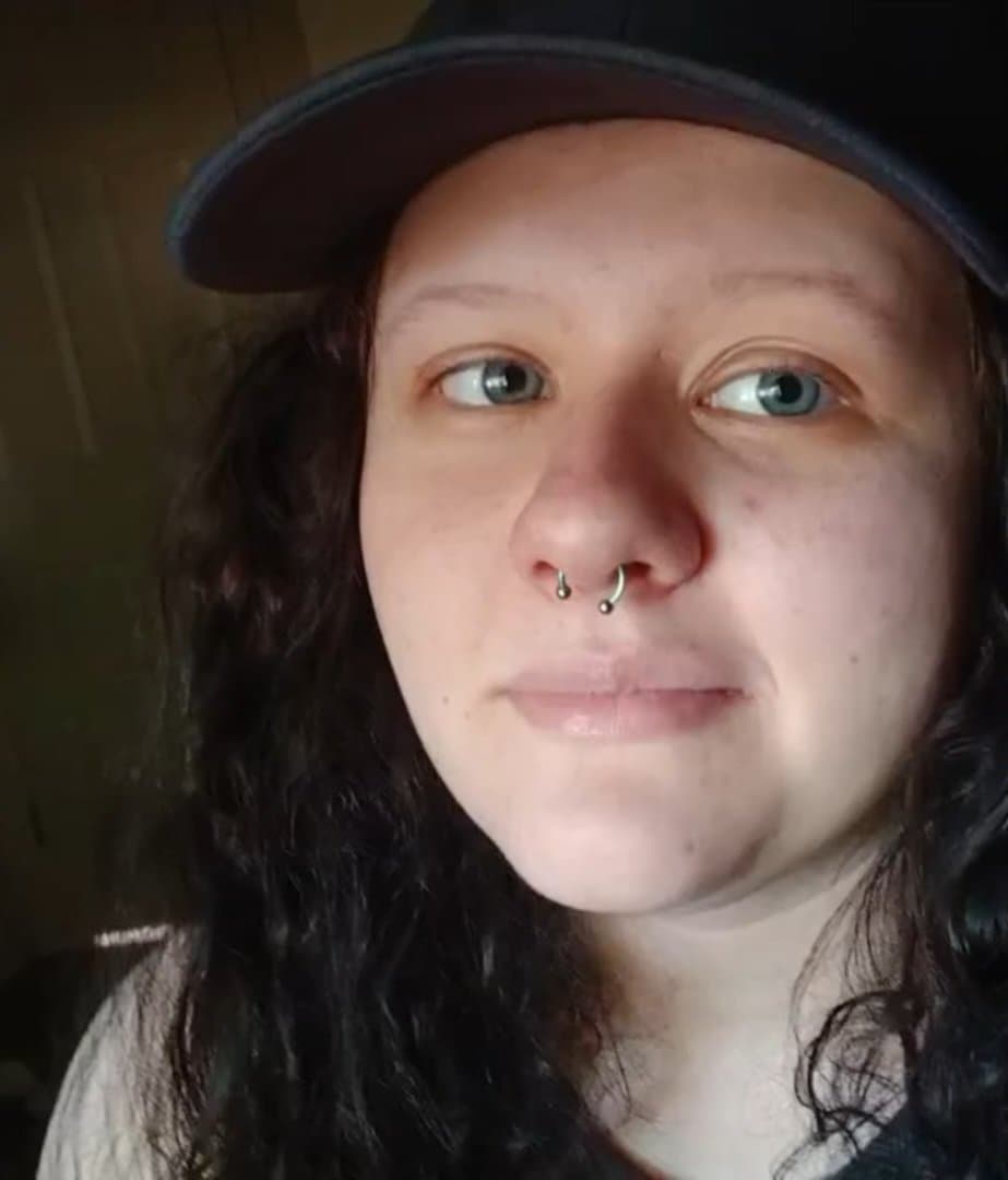 WHITE EMO WEEB MAKING GOONERS NUT