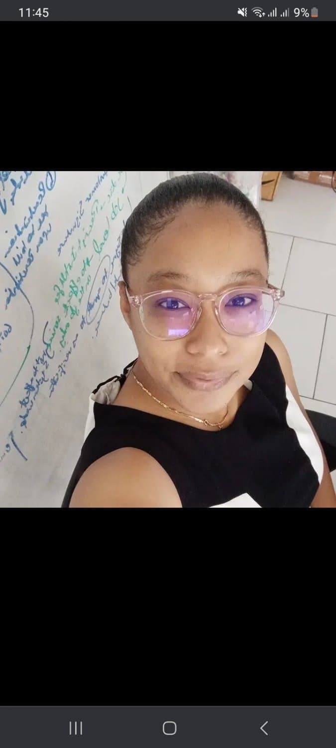 My other aunt show her some love and when i mean some love i mean a lot of love