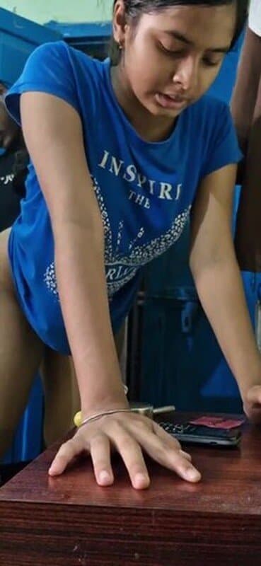 Desi Horny Babe Standing fuck n suck