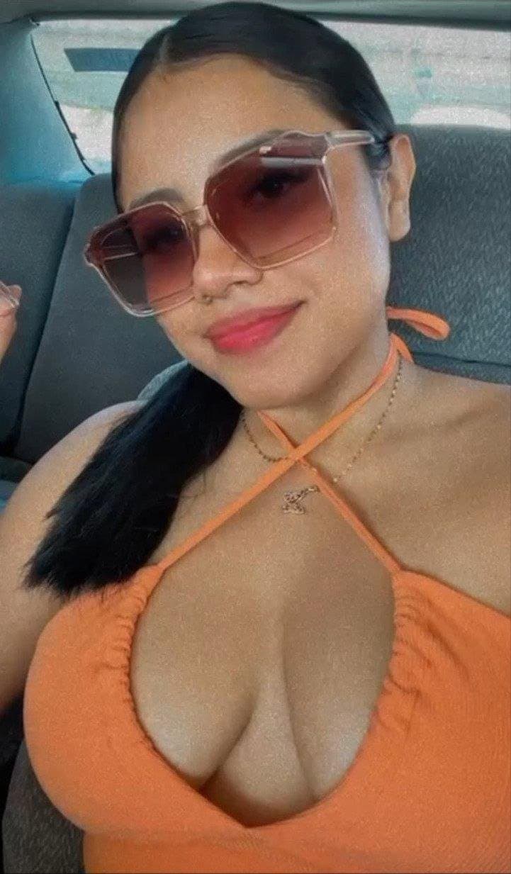 Click to view full size Nuevo aporte de nuestro seguidor, Mishel, ahí para que la morboseen, cuánto le dan? ? (No nude)