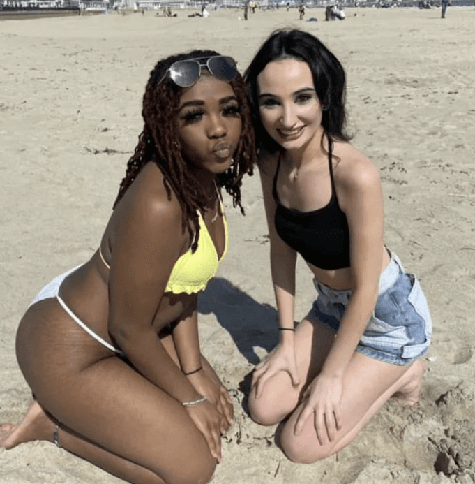 Black fuckmeat Jessiah spreads herself in public
