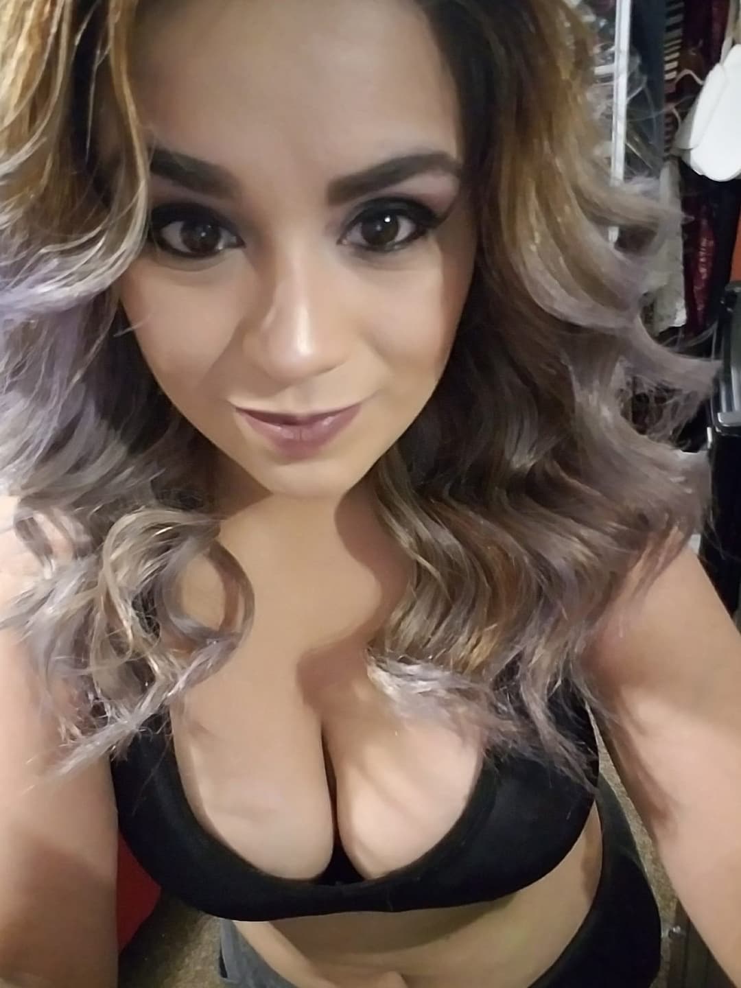 Sexy Milf Rocio From Fresno CA cheats on her Husband and sends sexy pics to Sancho