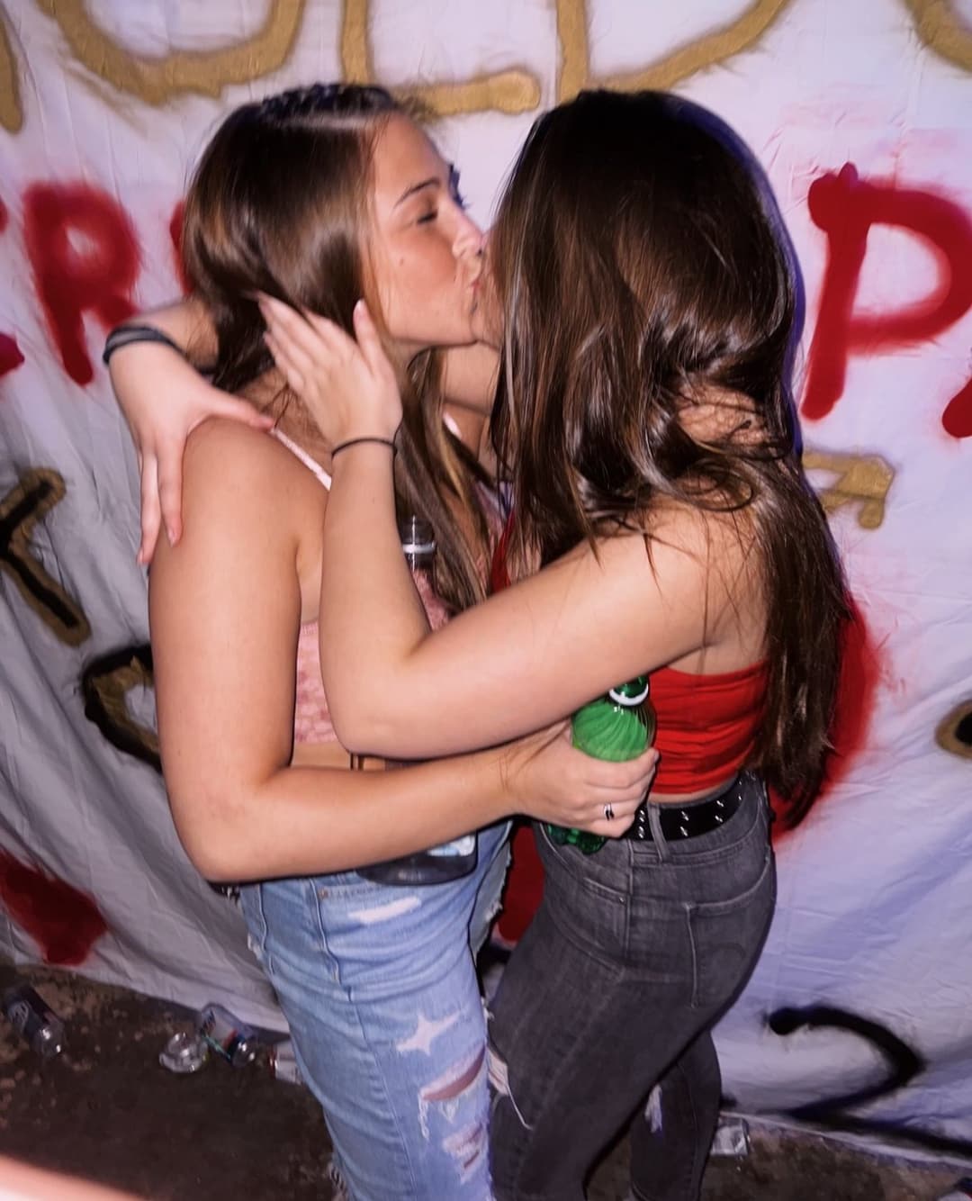 Click to view full size Drunk college party girl pisses in sink