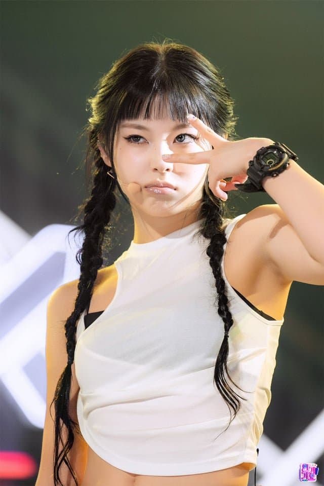 Kyujin nmixx her armpits should be covered in cum