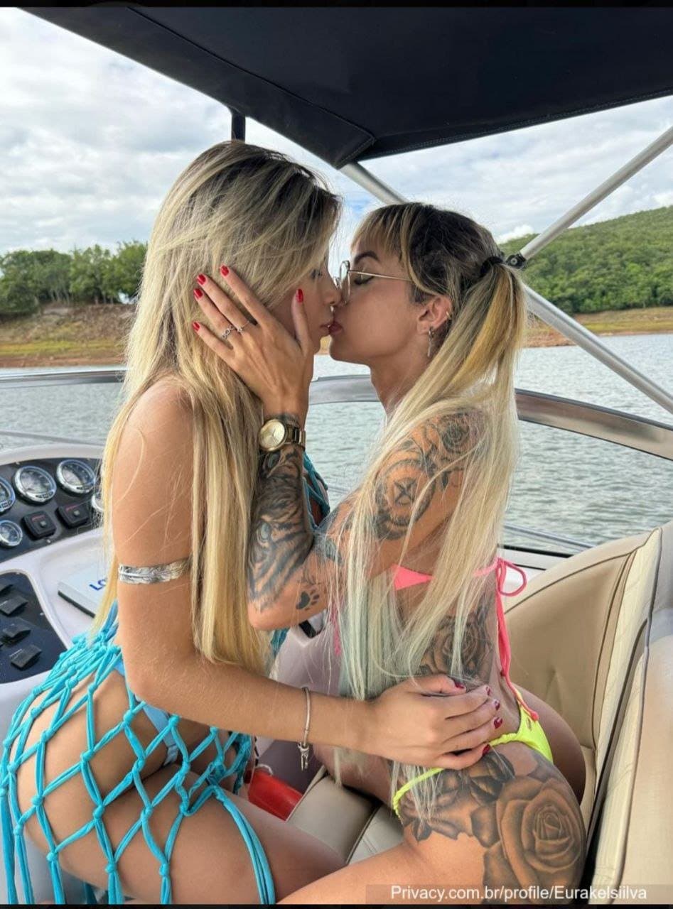 Big booty boat party