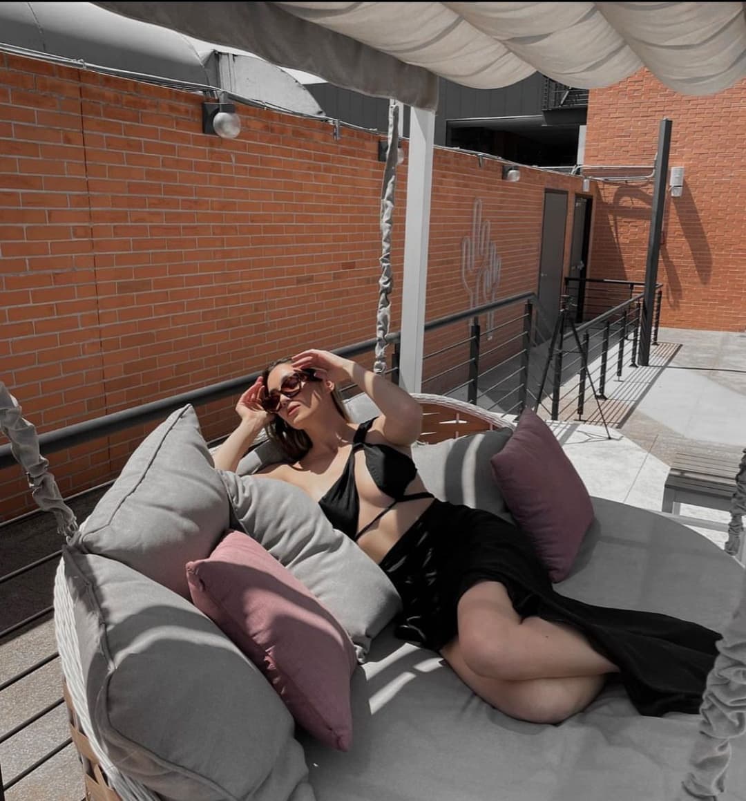 RANDOM SLUTS I KNOW AND I JERK TO