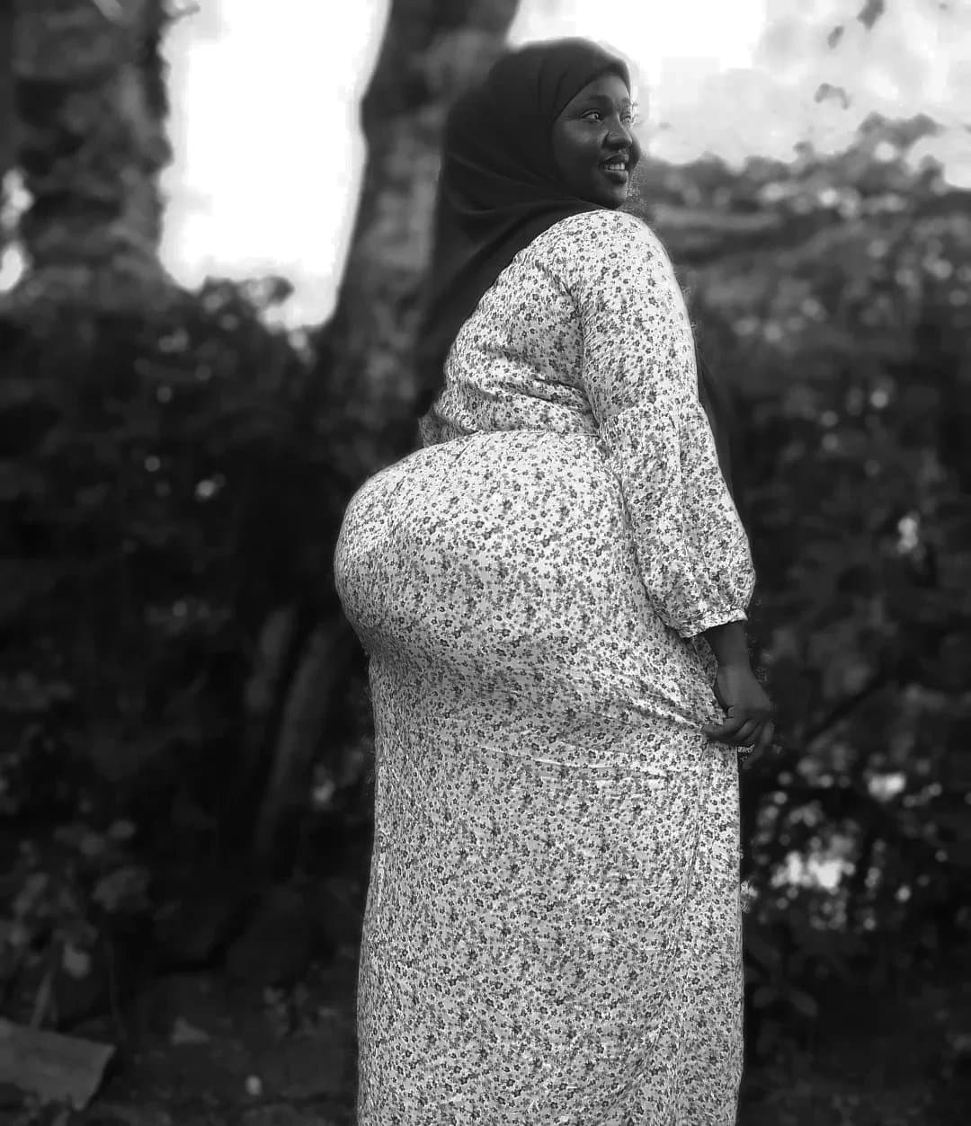 Hijab big african booty ???