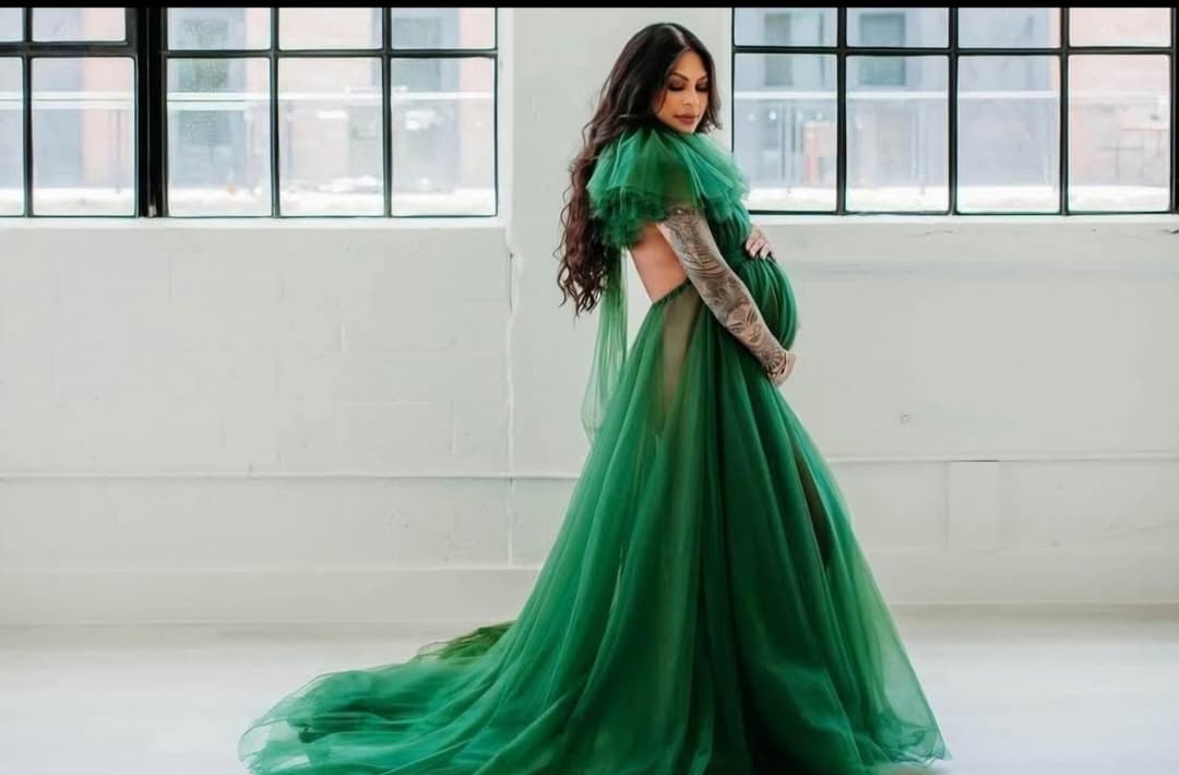 Sexy Latina MILF, Pregnant, Feet, Fit, Comments Welcomed.