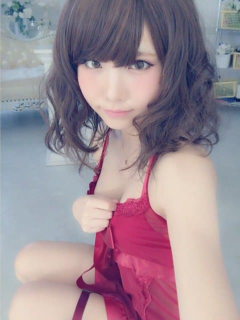 ENAKO RIN: these Japanese Cosplayer worth the waste of your offspring/ baby oil housed in your balls