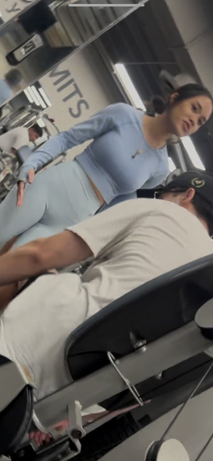 Asian babe showing off her body in the gym. Hot gstring print. Cameltoe ! Like & comment if u enjoy