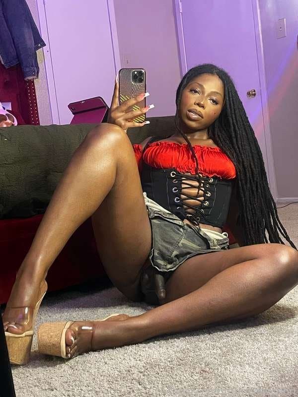 Princesscen ebony shemale big ass