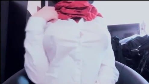 Shinukii ero-cosplay mikasa