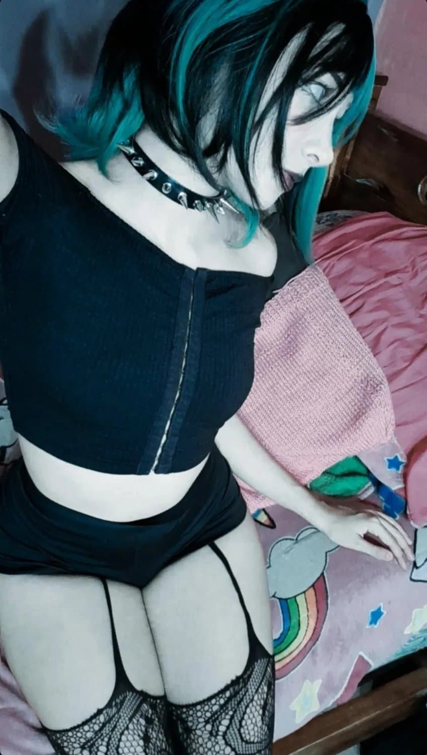 Sofía una putita de 19 años q le encanta mostrar el culo