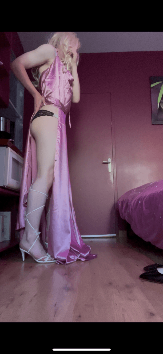 nails done ? and new sissy outfits