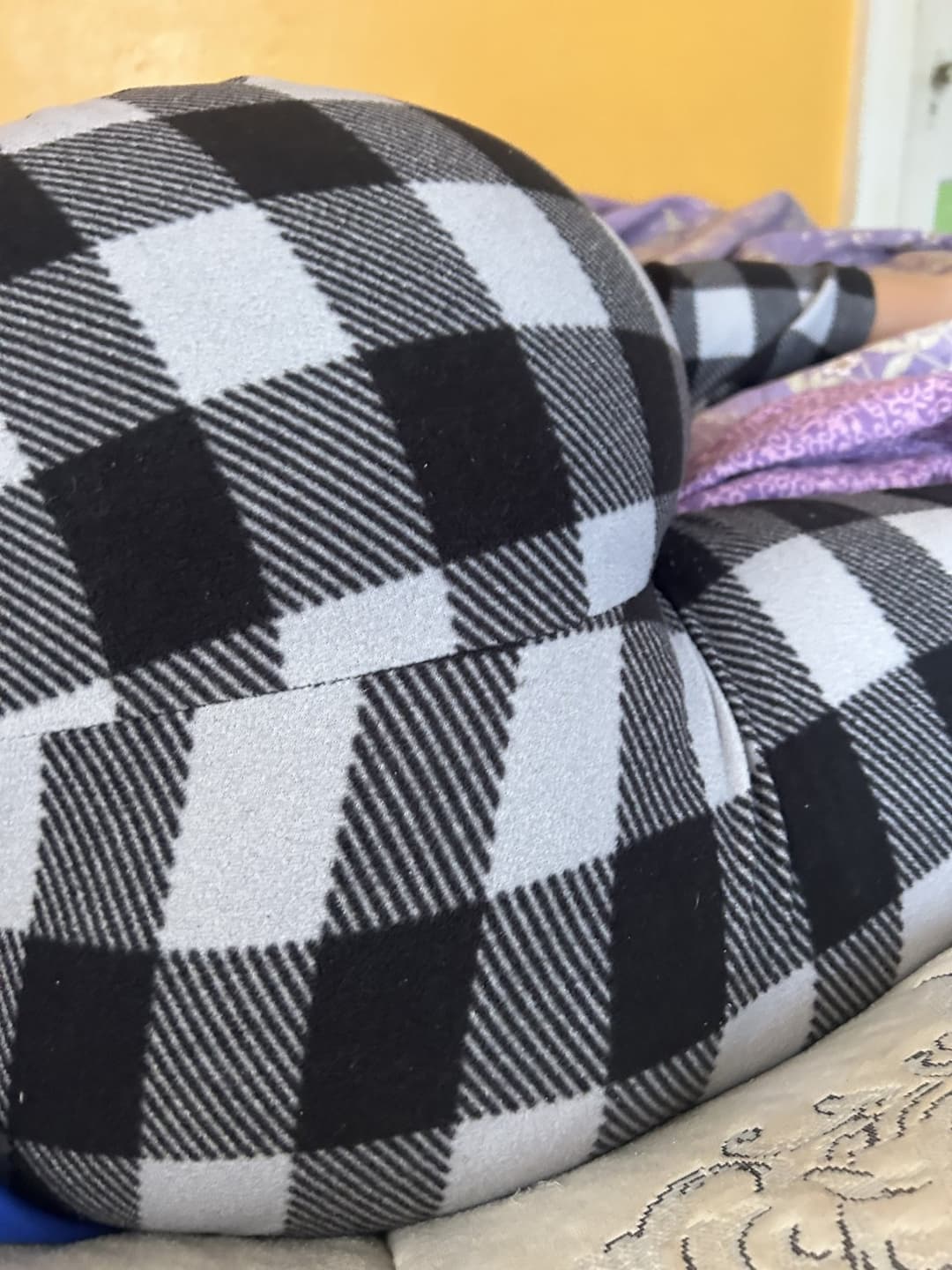 Girlfriends thick ass in pajamas, what would you make me do while you fucked her