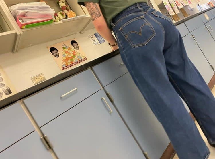 Sexy thicc ass teacher in jeans squatting & bending over