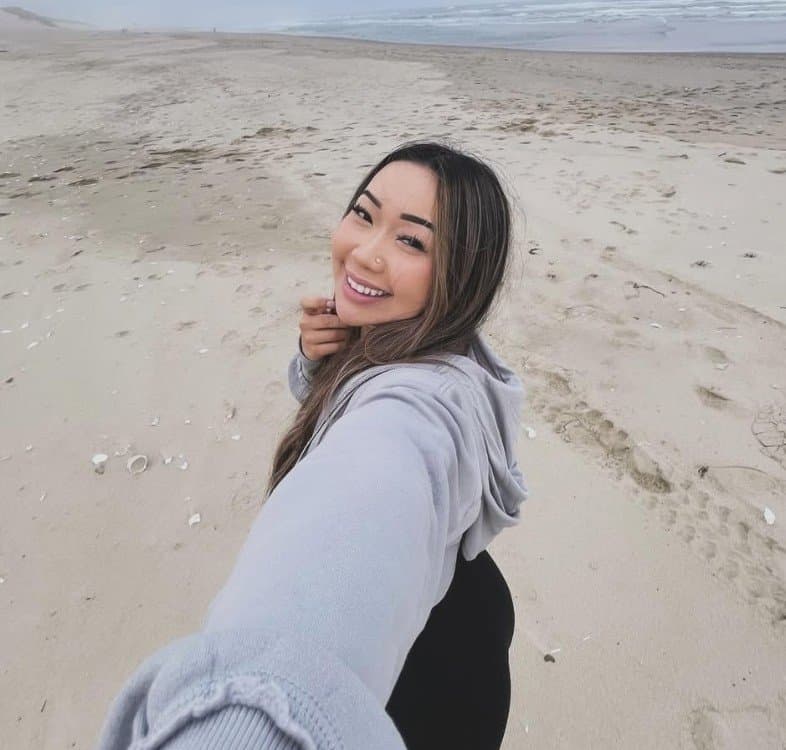 Hot asian abg babe blowjob, deepthroat, gagg on bbc and swallow his cum. Asian love big black cocks