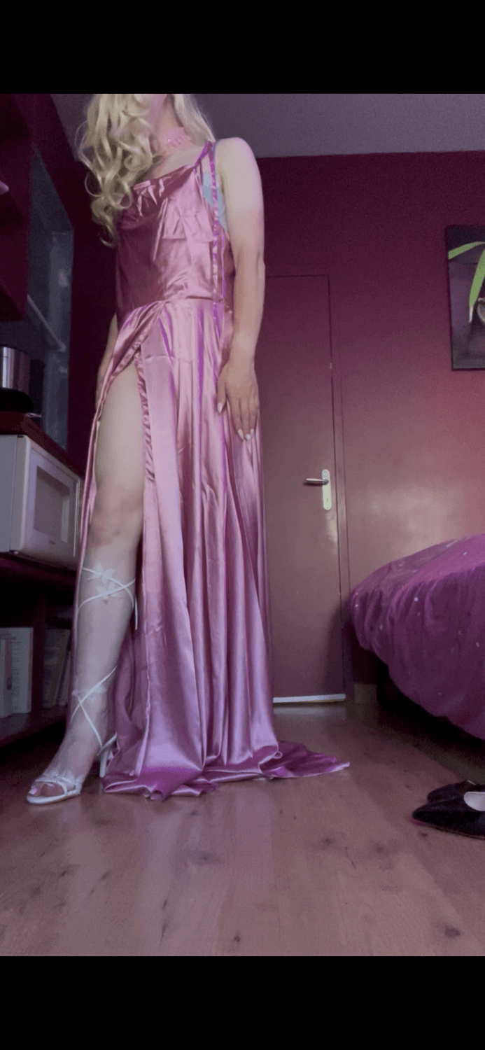 nails done ? and new sissy outfits