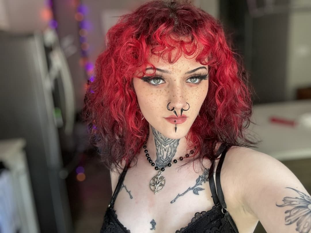 This Goth Chick is So Sexy