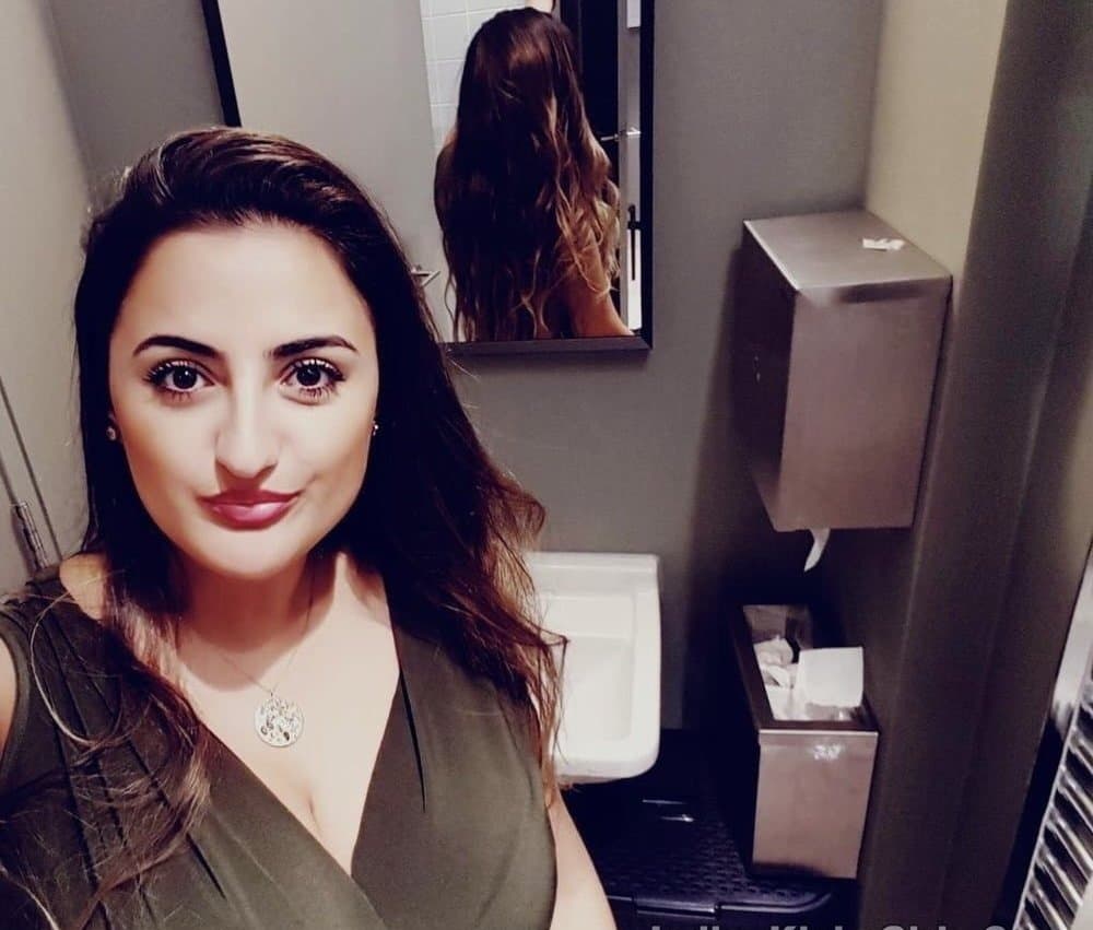 Hijabi Muslim Pakistani Wife Nudes Leaked by Husband