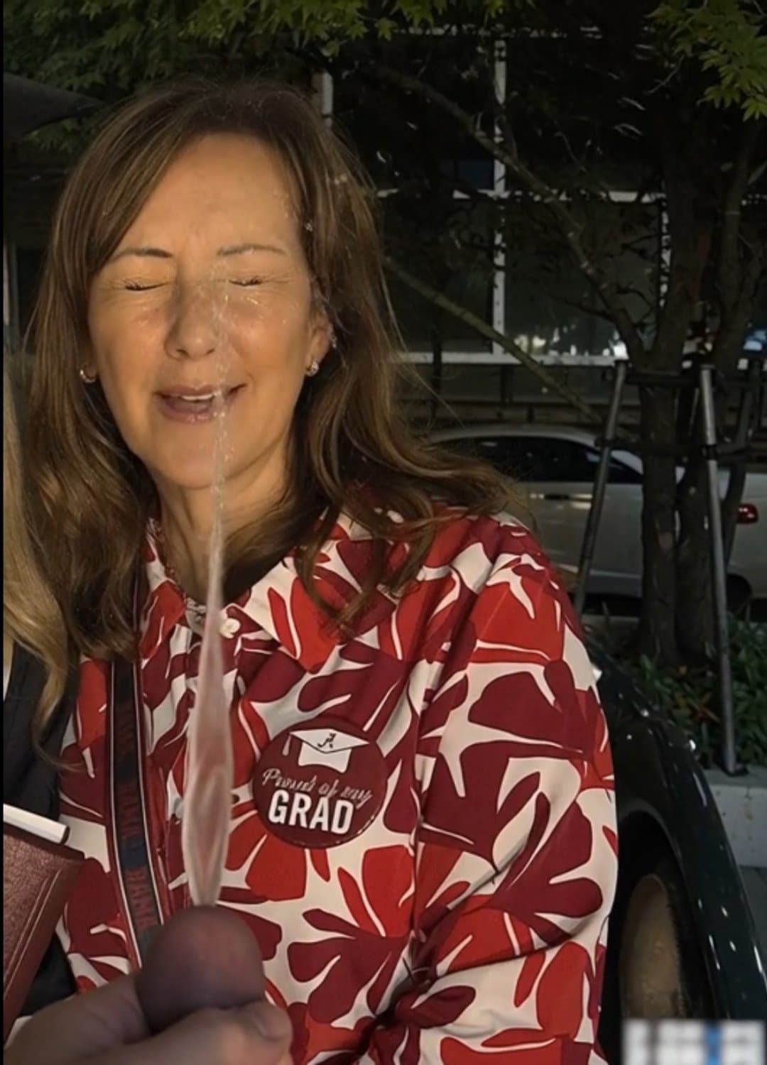 Milf AI Full Face Piss V2 10161404