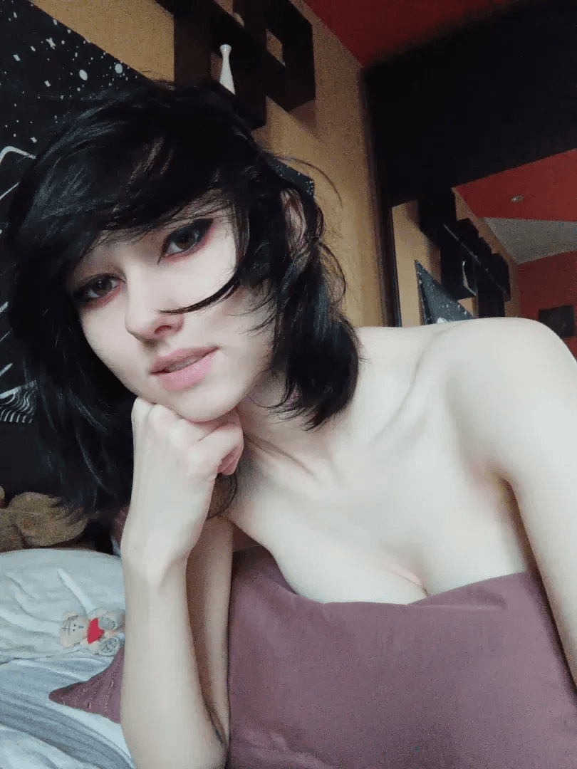 Emo Goth Alt Hot Blonde Cosplayer (Power from Chainsaw Man and more) Orgasm Pussy in the bathroom