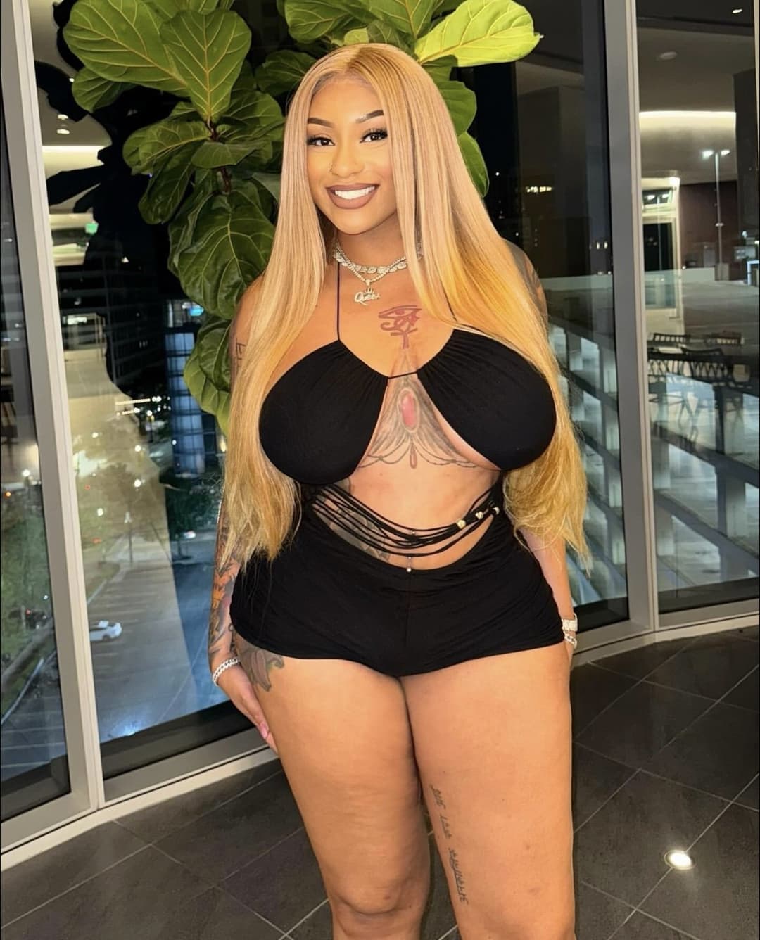 The Nigerian Amazon 6’4 Sophiadastallion Weight gain! Throwback and Recent
