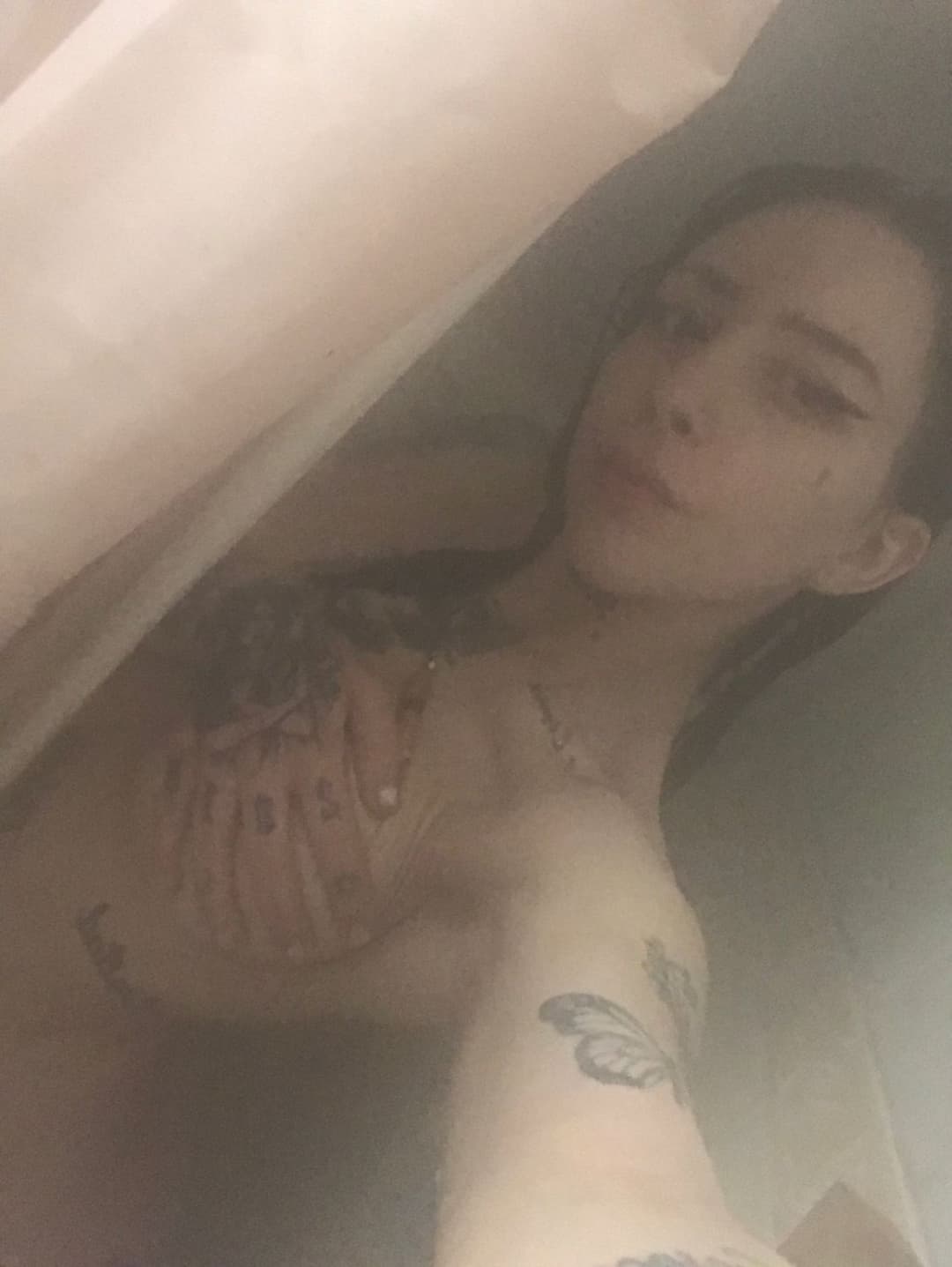 Parte 2  en la ducha amiguita chilena puta