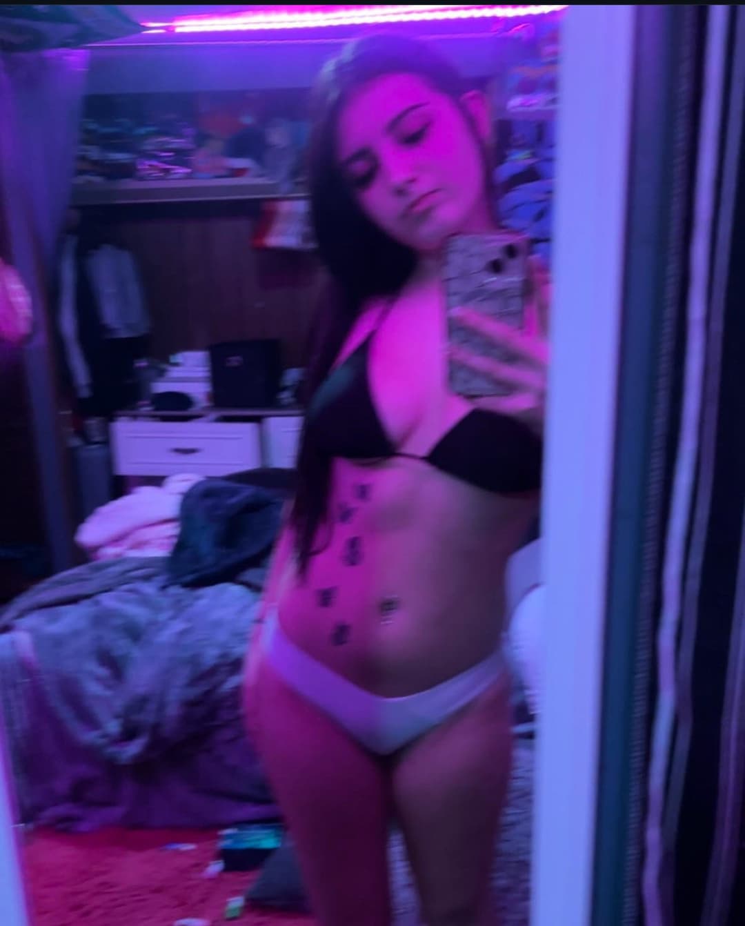 Kami, Sexy teen gets leaked