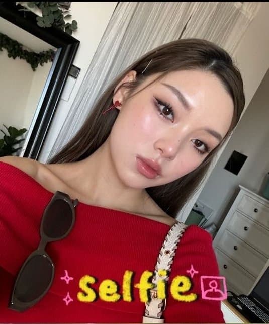Hot BN chinese social media model