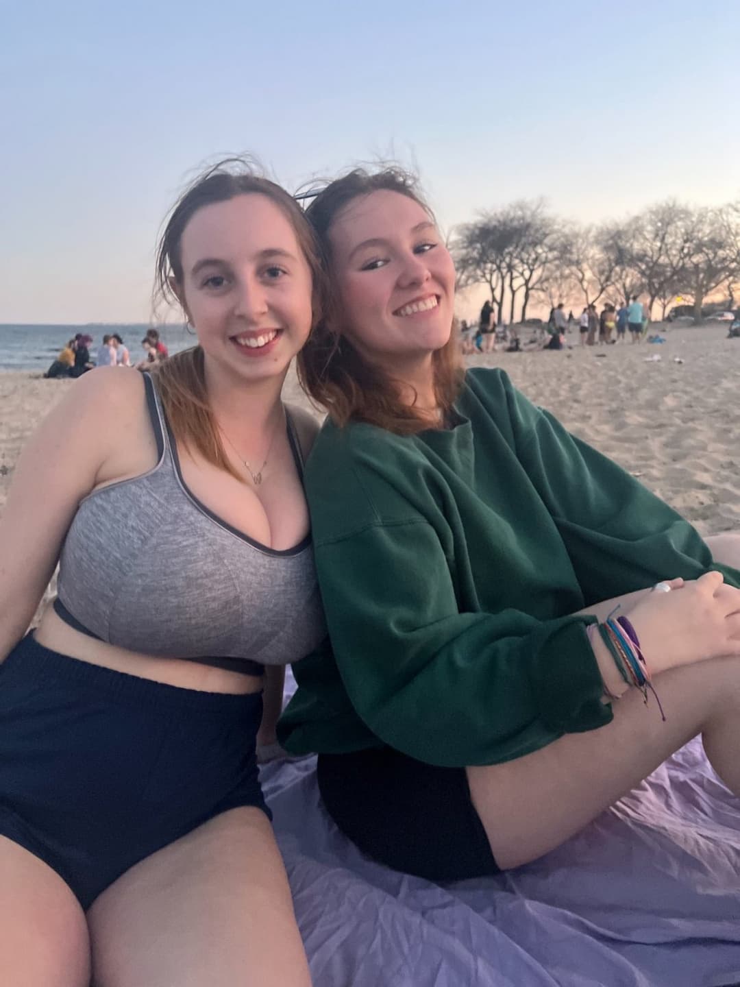 Busty college girl Br1dg3t