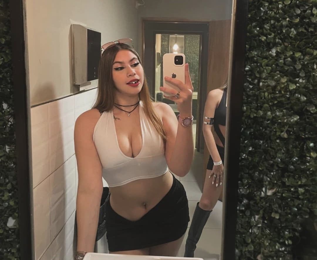 Camila Falcón, trolita de Corrientes