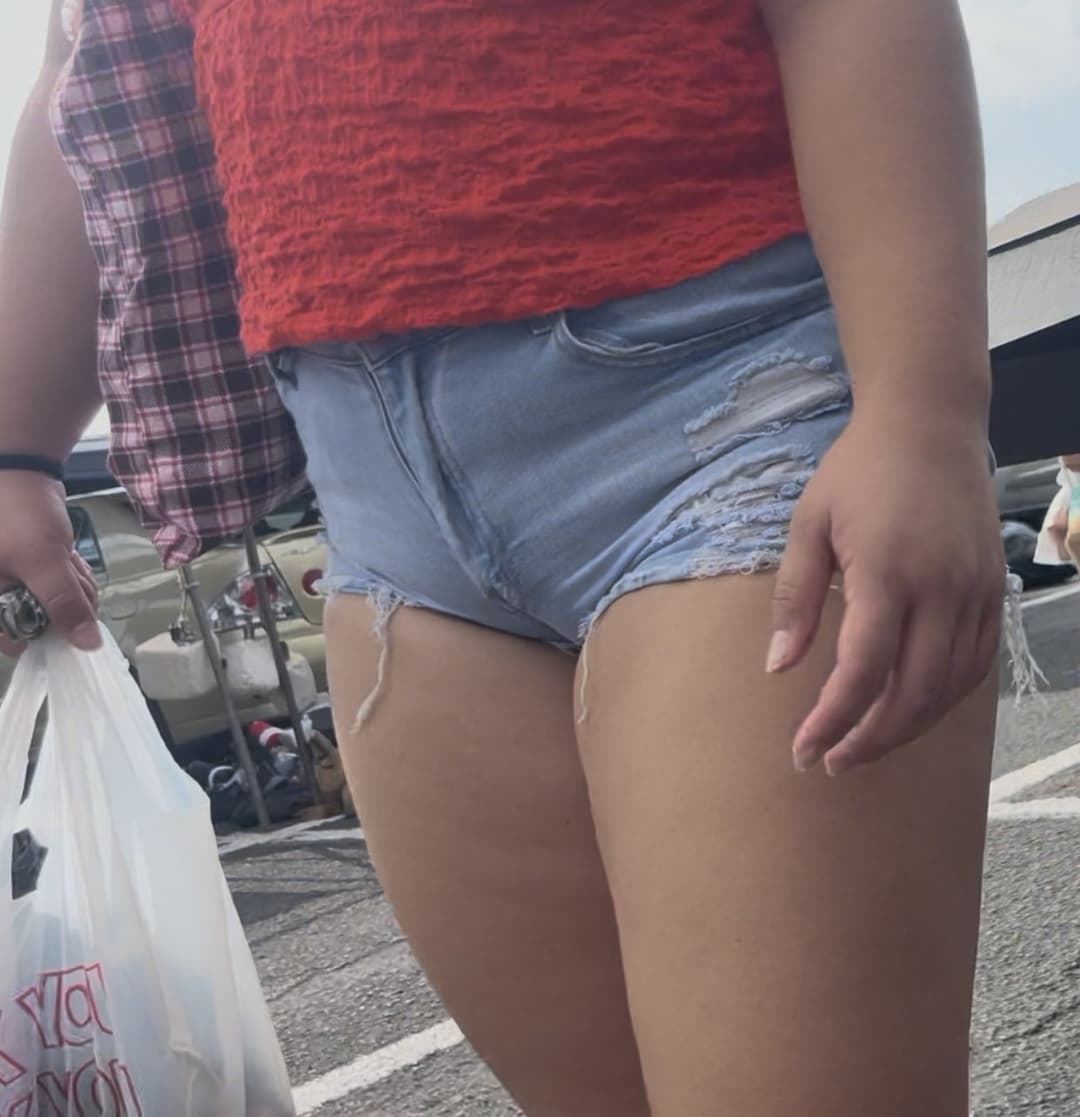 Thick Asian babe tight huge cameltoe. Pussy lips bussin in those shorts . So sexy