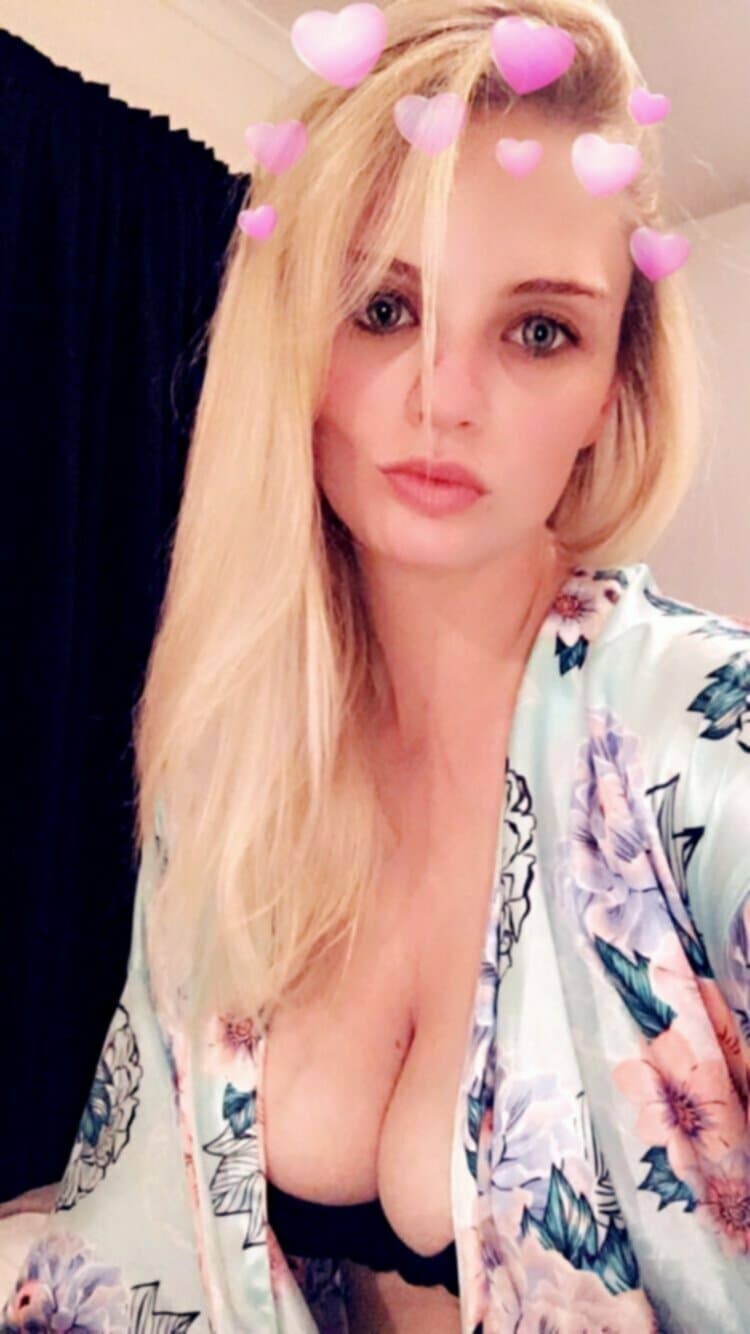 Bridget Sexy chatpic slut repost to your page Before she goes private get her on the hot page