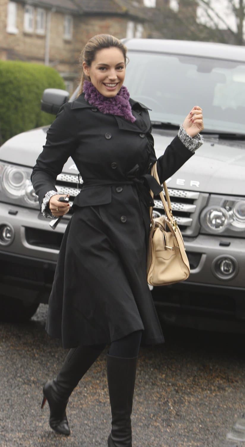 Kelly Brook - Black Knee High Leather Boots