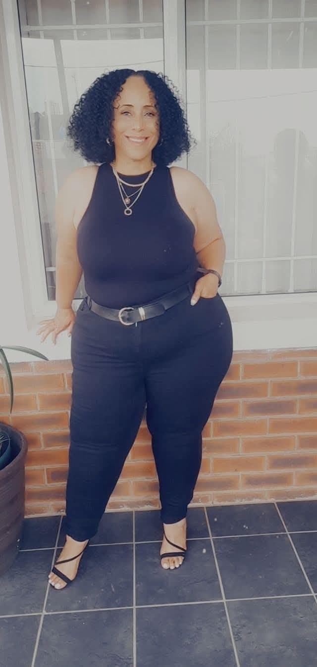 busty beautiful South African milf mommy