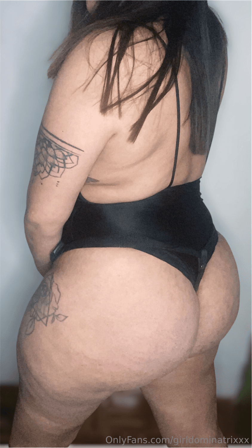 BBW Domme Ass and Feet